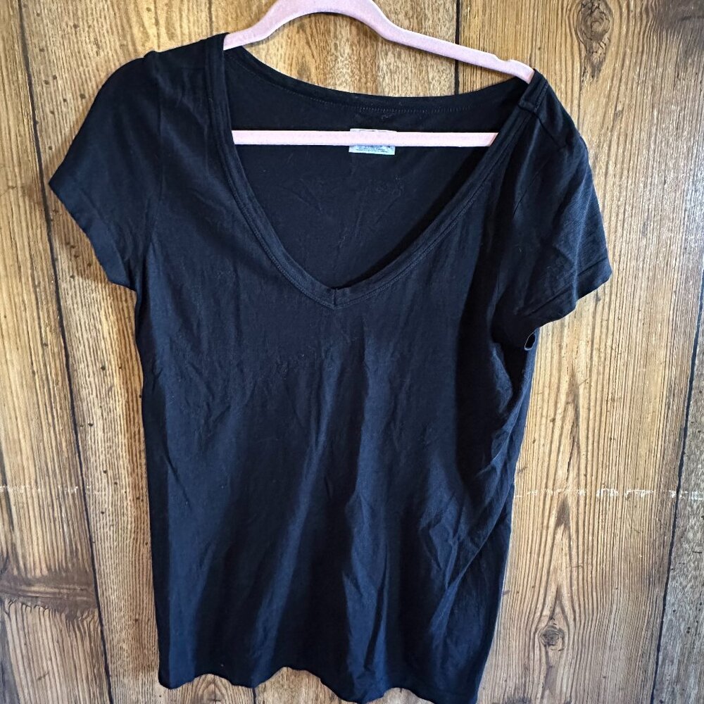 Athleta V Neck Tshirt